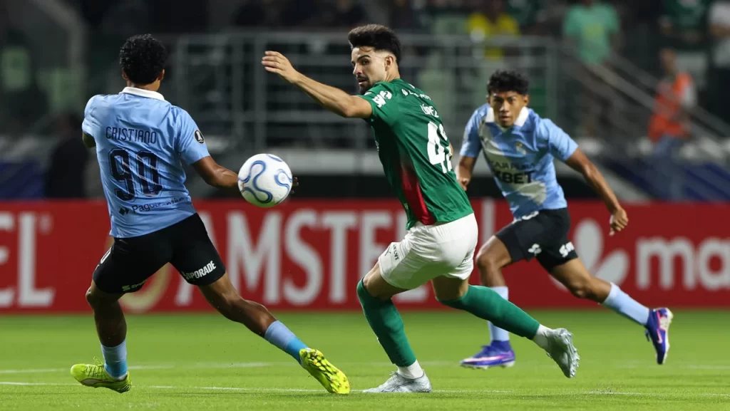 Palmeiras enfrenta Sporting Cristal em jogo decisivo pela Libertadores