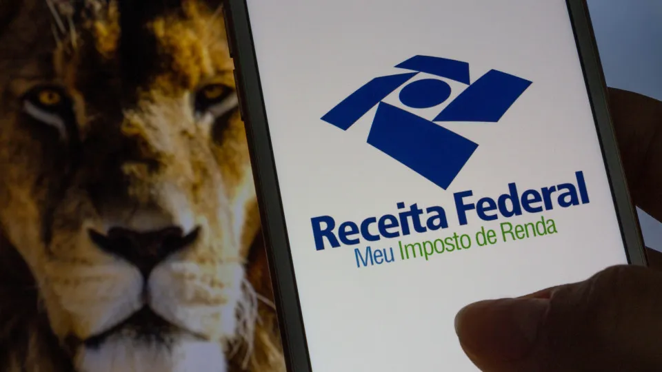Receita Federal inicia cobrança de IR para devedores acima de R$ 15 mil