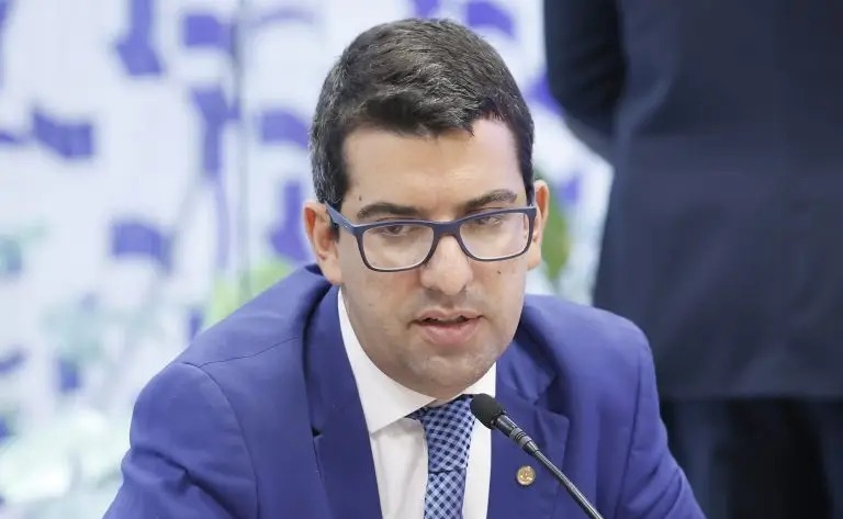 Deputado Marcelo Queiroz é alvo da PF por suspeita de fraude em contratos de R$ 200 milhões