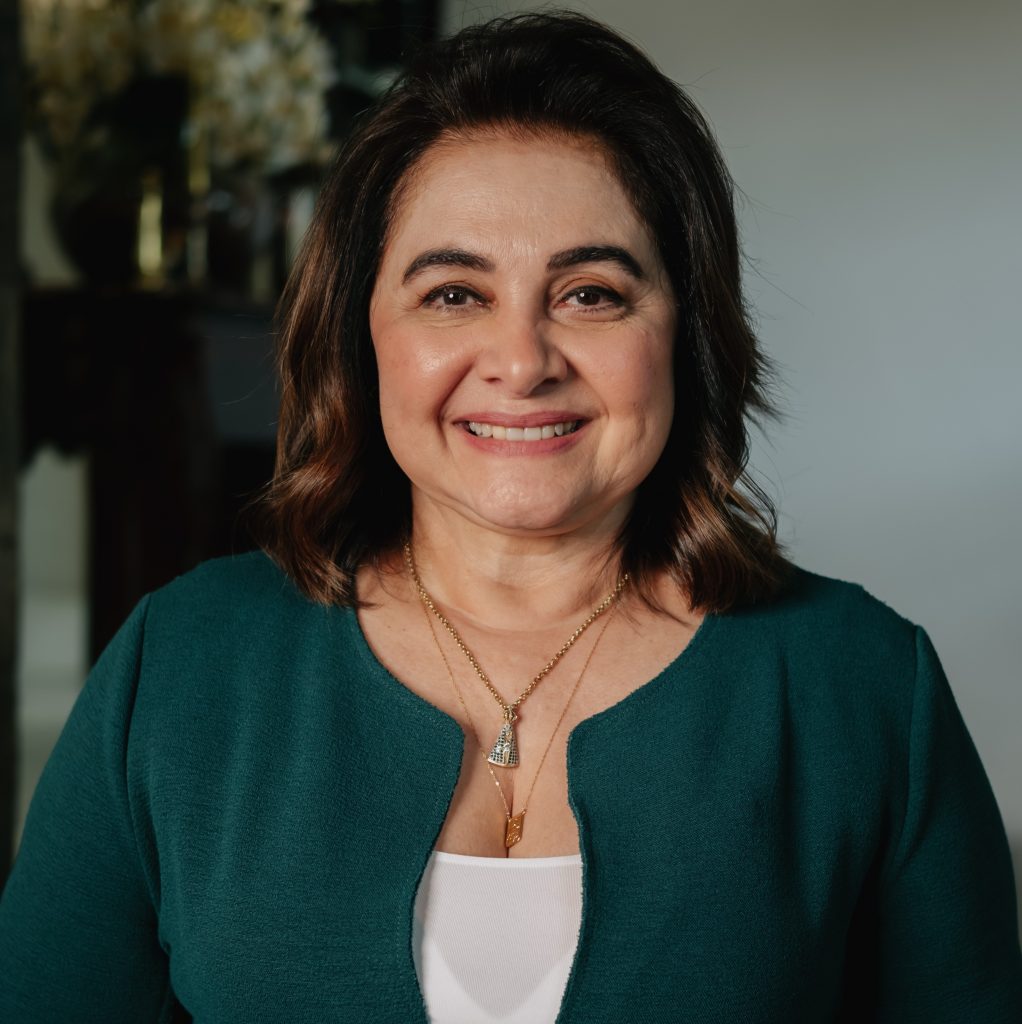Maria do Carmo Seffair tem trajetória na educação do Amazonas