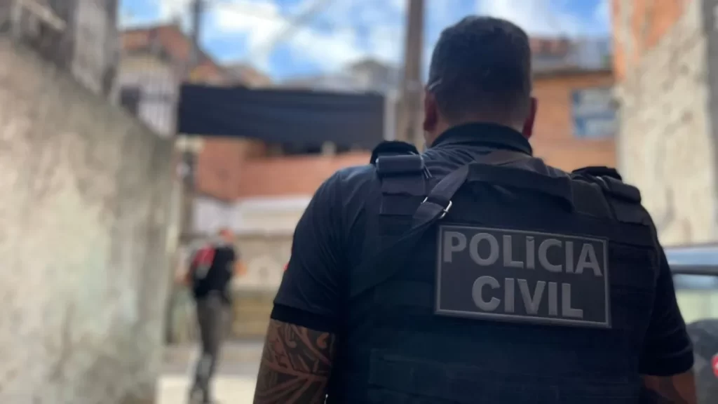 Três crianças morrem em incêndio em Serrinha; mãe é presa por abandono
