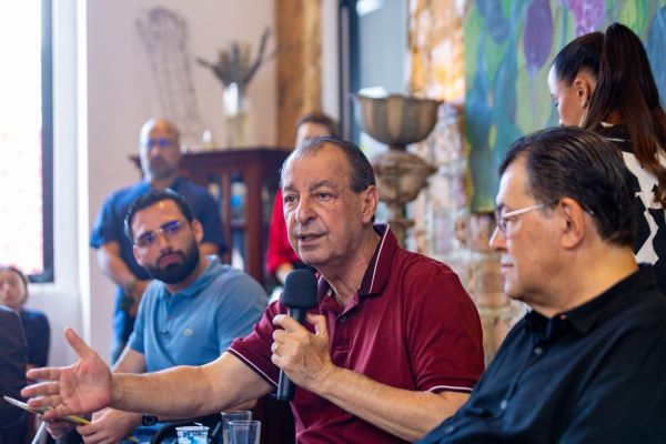 Omar Aziz defende protagonismo da juventude em evento Escutar para Cuidar