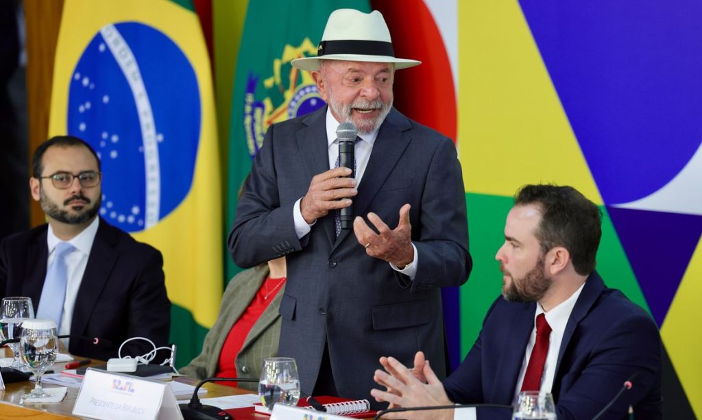 Lula assina medida provisória do novo Desenrola Brasil para renegociação de dívidas