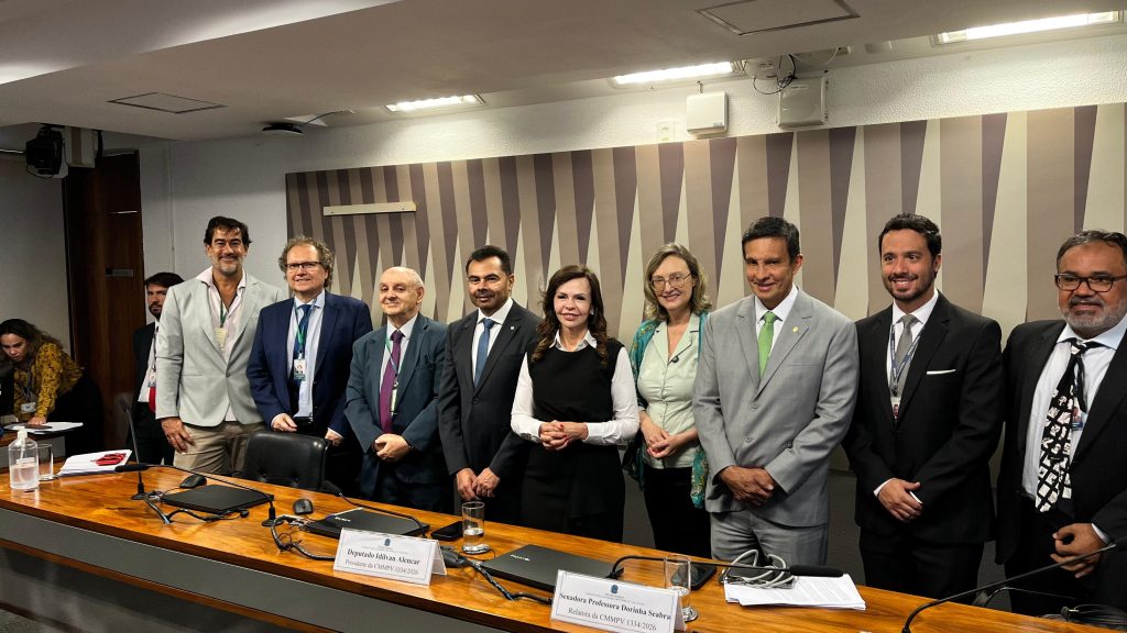 Aprovado reajuste de 5,4% no piso salarial da educação básica para 2026