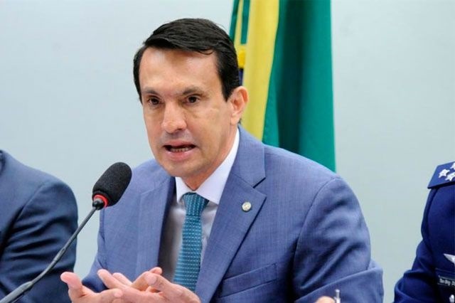 Sidney Leite propõe subcomissão para acompanhar liquidação do Banco Master
