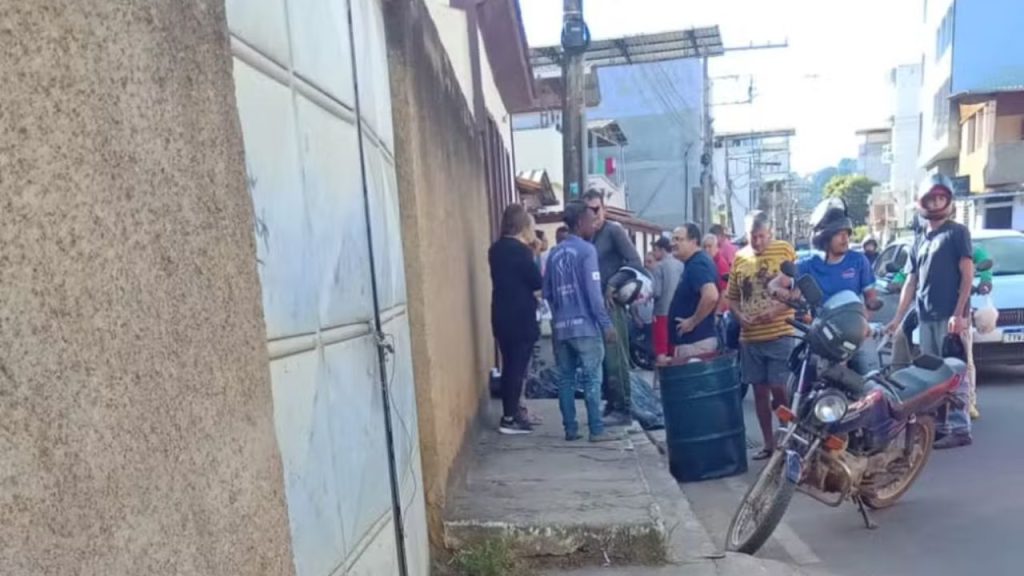 Quatro pessoas morrem esfaqueadas em residência em Visconde do Rio Branco