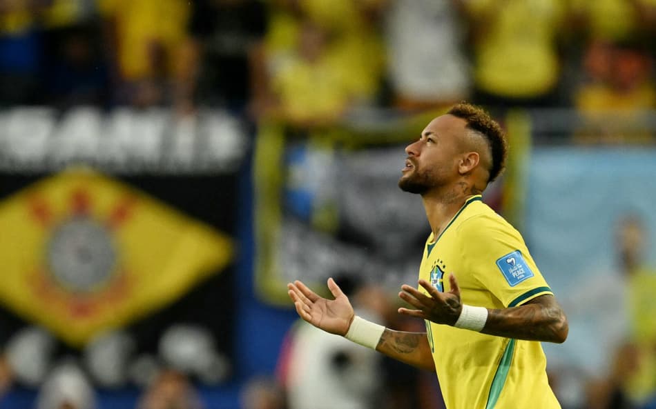 Brasil vence Escócia por 3 a 0 e garante vaga no mata-mata da Copa