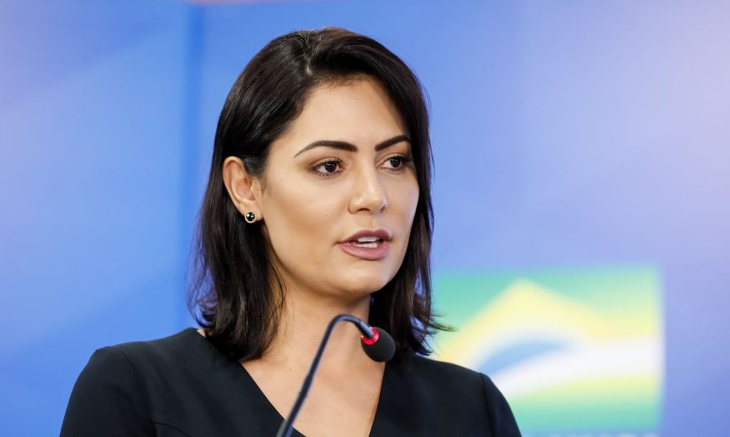 Michelle Bolsonaro deixa presidência do PL Mulher após reunião com Valdemar Costa Neto