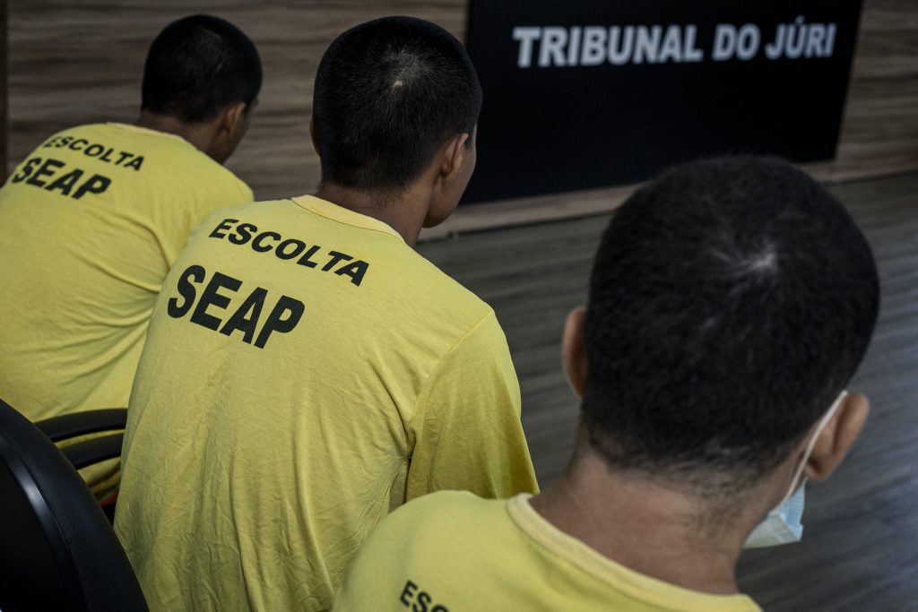 Três homens são condenados por homicídio após recusa de apoio a facção em Manaus