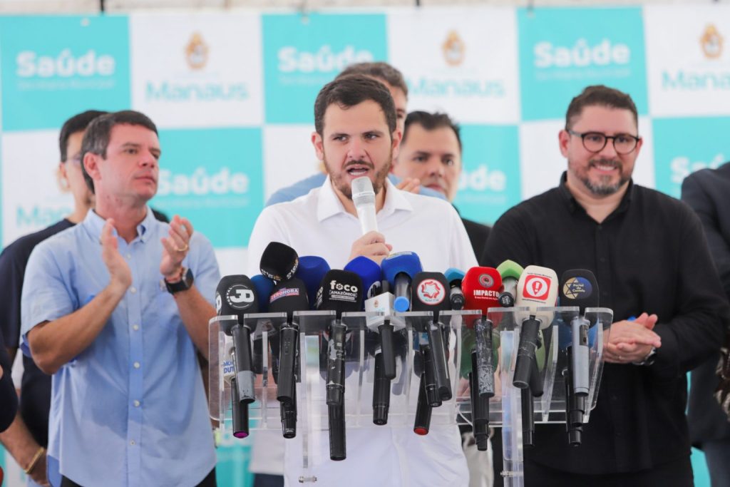 Prefeito Renato Junior critica fortemente a Águas de Manaus: 'Respeita ou vai embora'