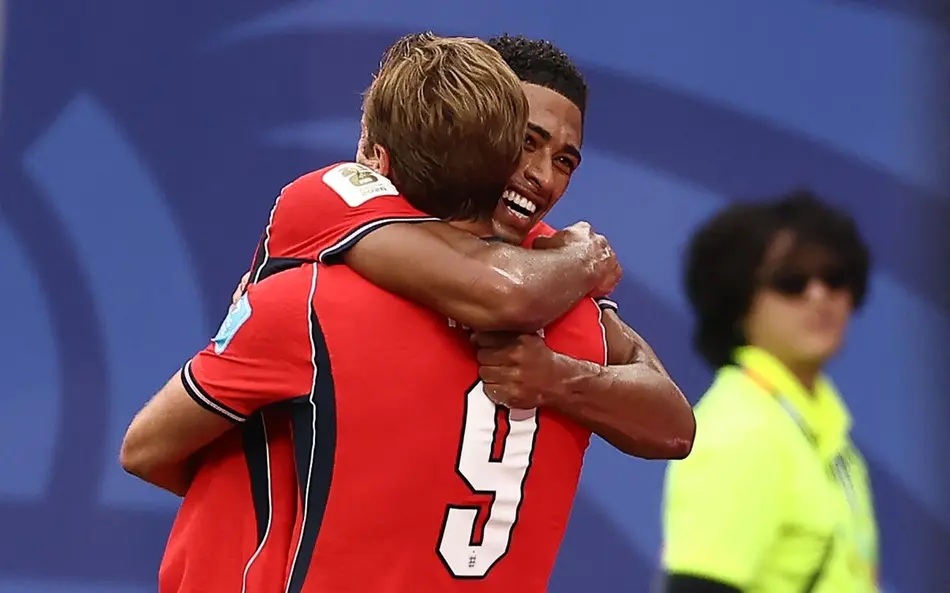 Inglaterra vence Panamá e avança como líder para as oitavas da Copa