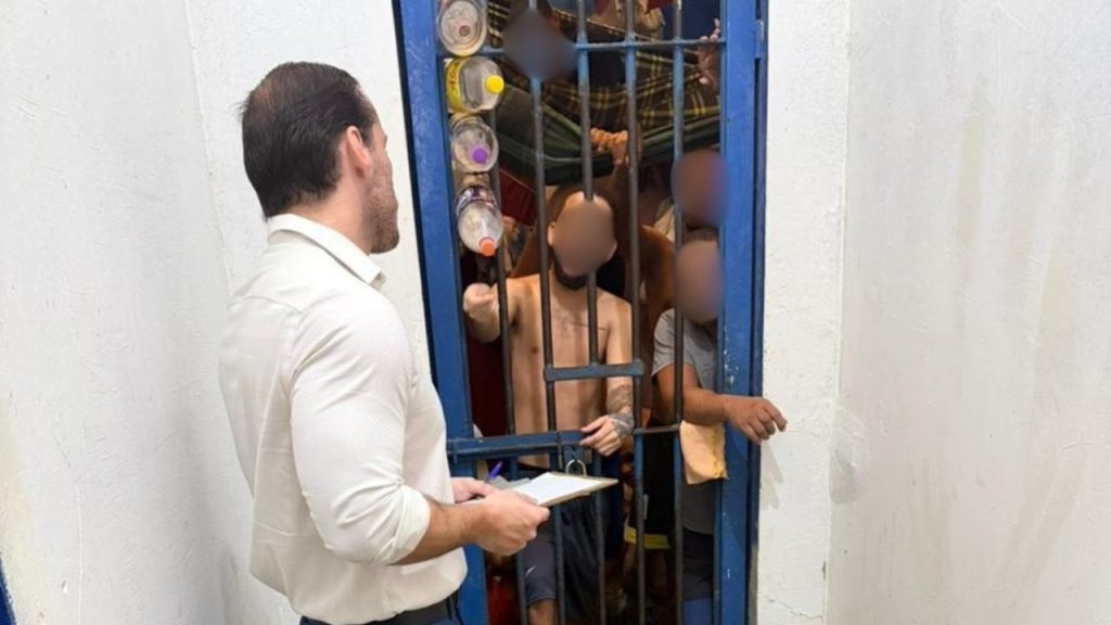 Justiça transfere 14 presos do Comando Vermelho após motim em Guajará