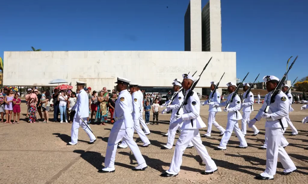Último dia para inscrições no concurso da Marinha com 400 vagas