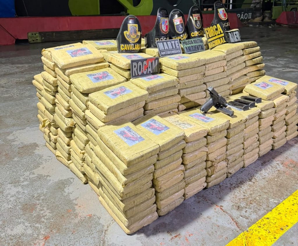 Apreendidos 603 kg de skunk em embarcação interceptada em Coari