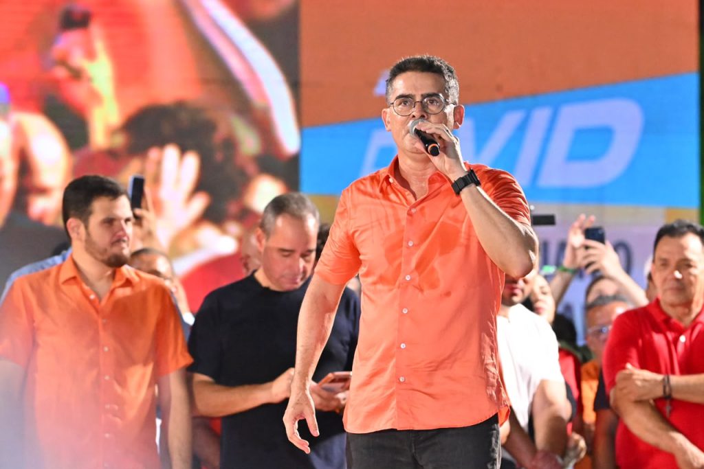 David Almeida apresenta propostas para fortalecer água, pesca e turismo em Parintins