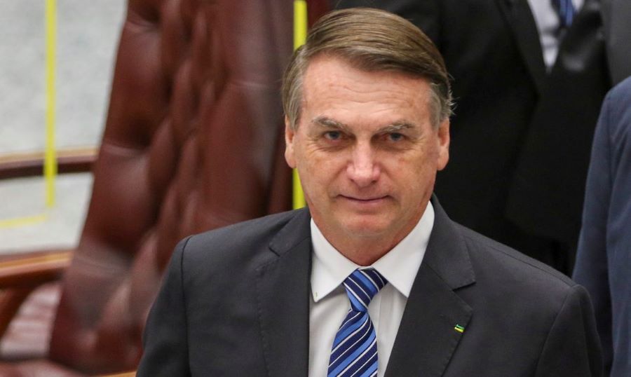 Alexandre de Moraes prorroga prisão domiciliar de Jair Bolsonaro