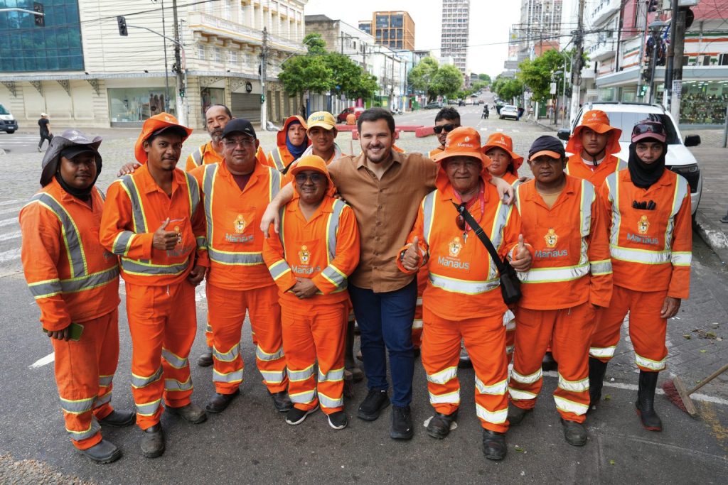 Renato Junior participa de mutirão de limpeza no Centro de Manaus