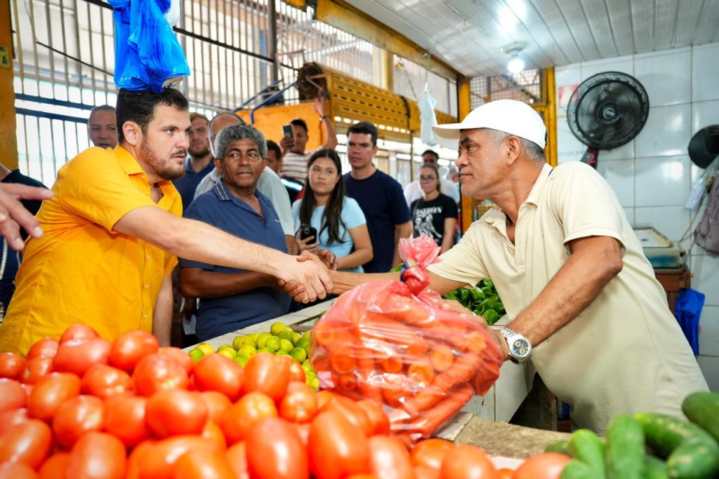 Renato Junior celebra 100 dias de gestão em visita à Manaus Moderna