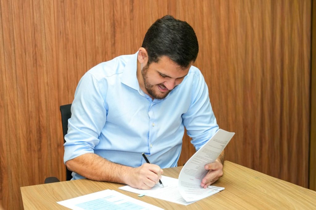 Manaus lança concurso para auditor fiscal com salário de R$ 27 mil