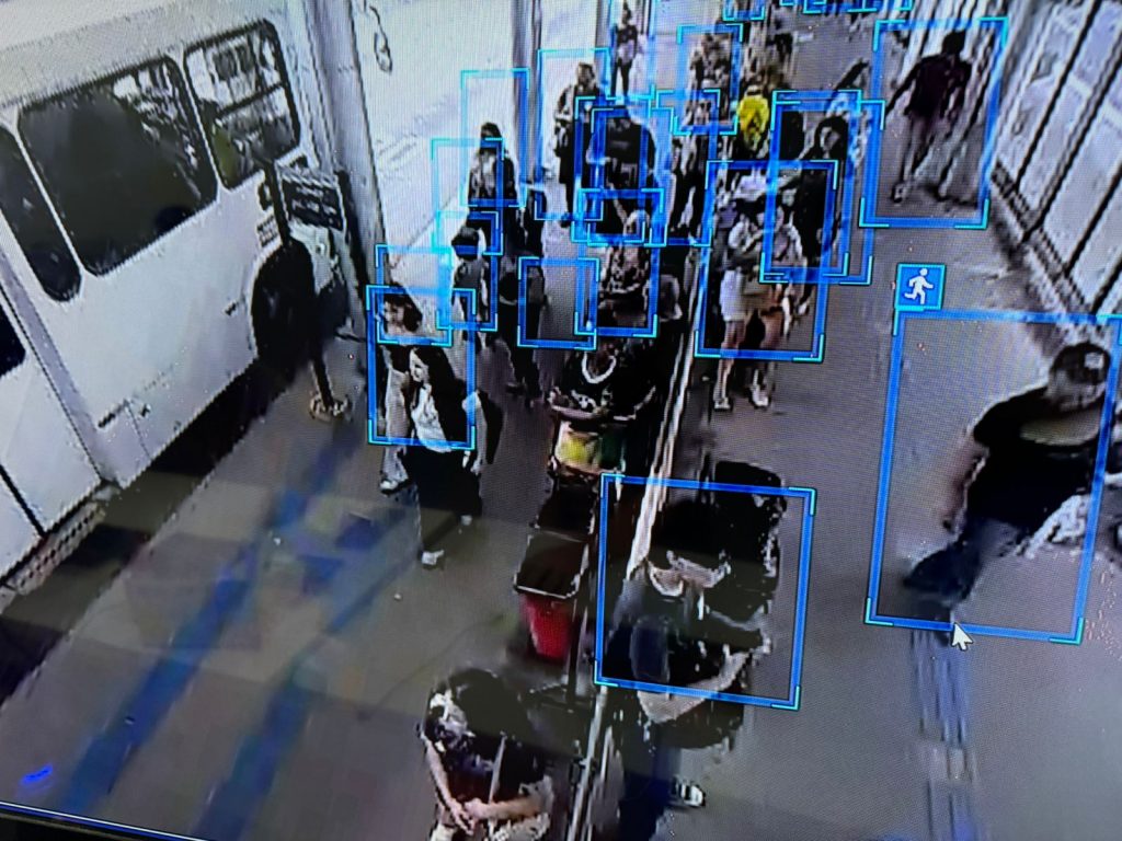 Manaus expande monitoramento com IA em terminais de ônibus para reduzir crimes