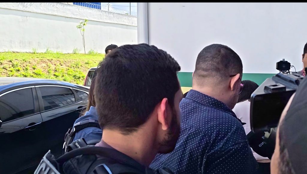 Advogado é preso em Manaus suspeito de abusar das filhas e filha de ex-funcionária