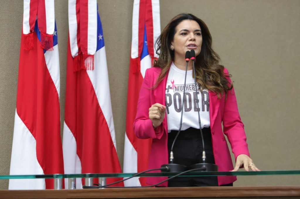 Alessandra Campelo destaca sua independência política em entrevista