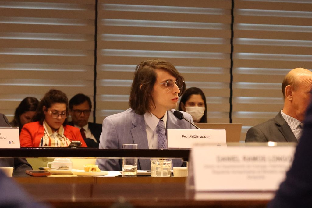 CCJC da Câmara aprova substitutivo ao projeto sobre promoção da Libras