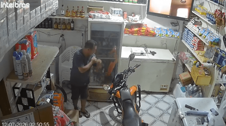 Comerciante é baleado dentro de bar em Boa Vista do Ramos