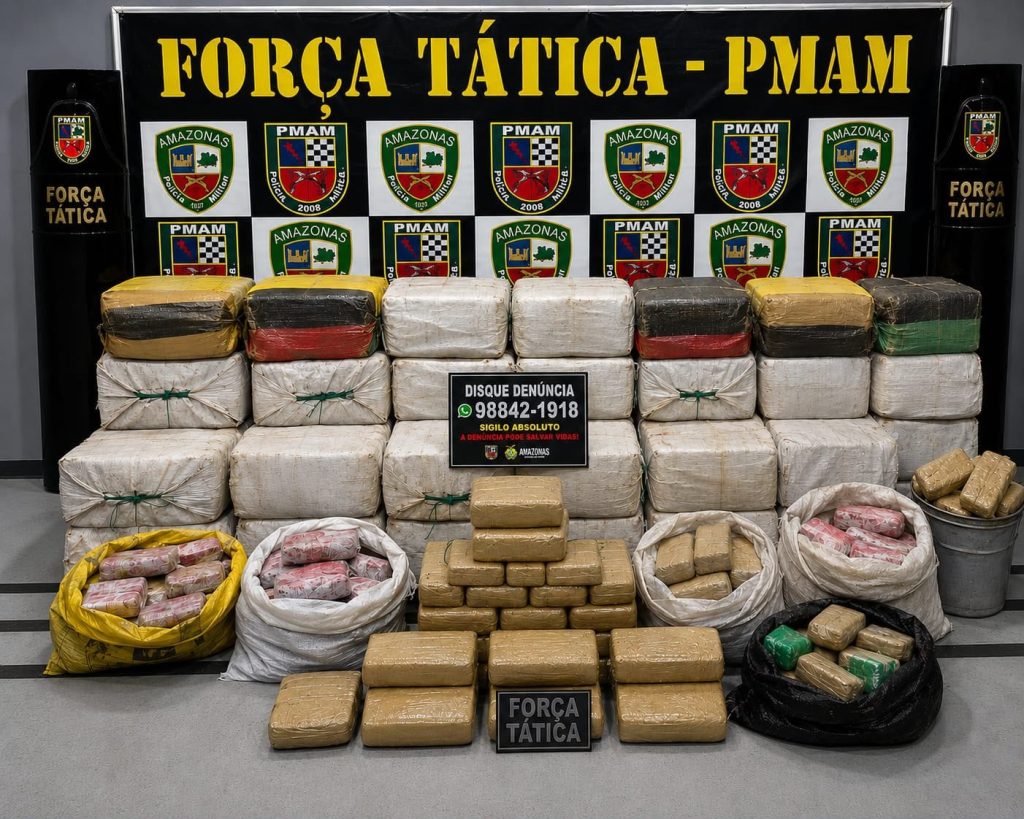 Polícia Militar apreende 1,5 tonelada de drogas após ataque a viatura em Manaus