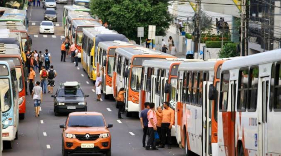 Trabalhadores do transporte coletivo de Manaus aprovam greve para 7 de maio