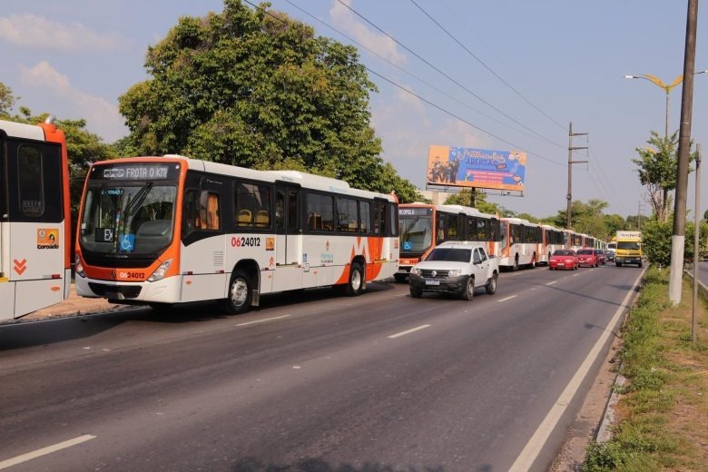 Rodoviários de Manaus decidem suspender greve de ônibus