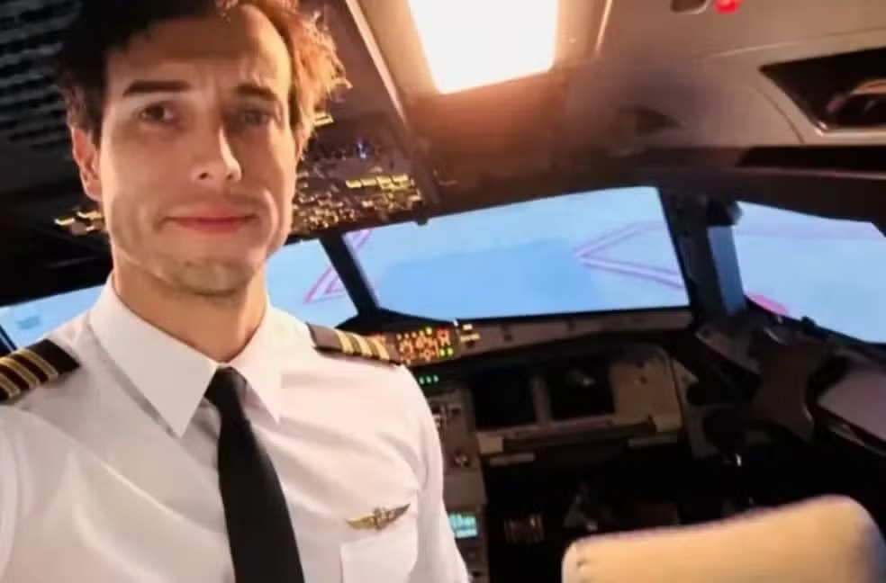 Instrutor de voo morre após saltar de avião durante instrução na Argentina