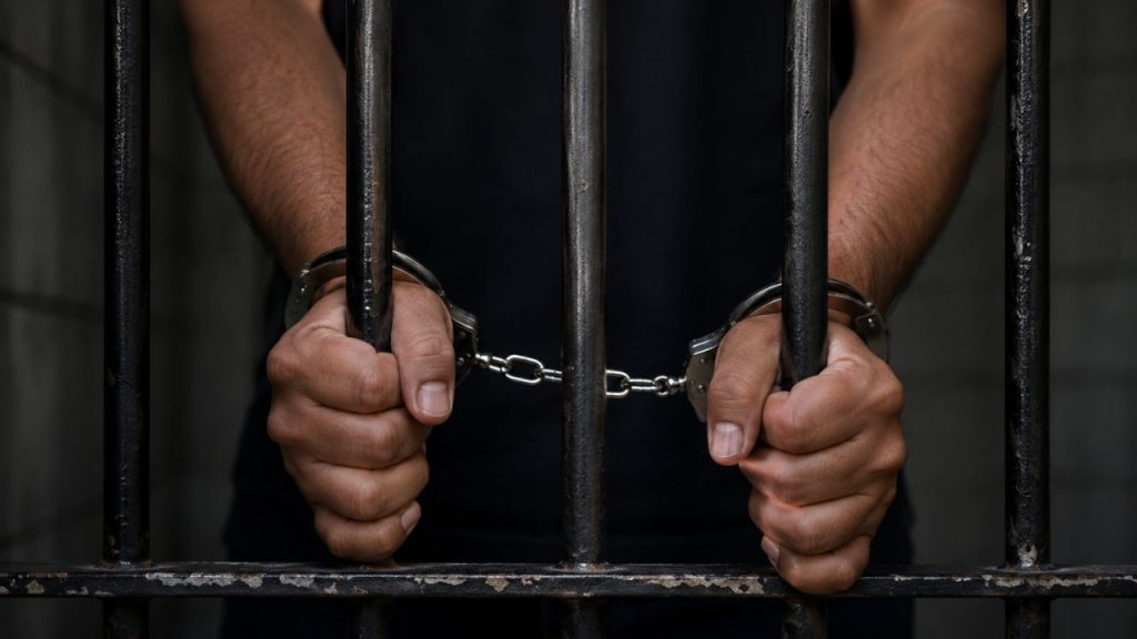 Treinador de futebol é preso em Atalaia do Norte suspeito de crimes sexuais