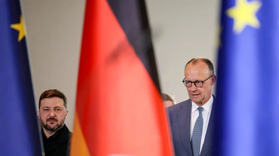 Zelensky discute defesa antiaérea com chanceler alemão Friedrich Merz