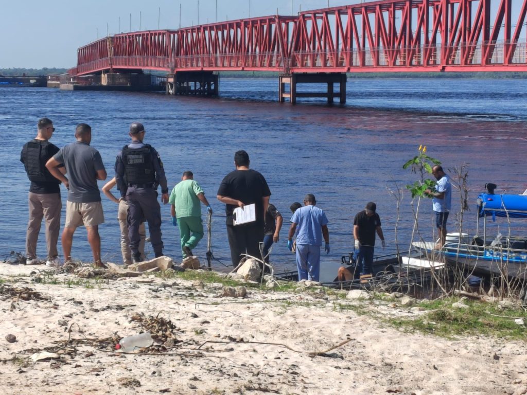 Casal é encontrado morto em lancha após colisão em Manaus