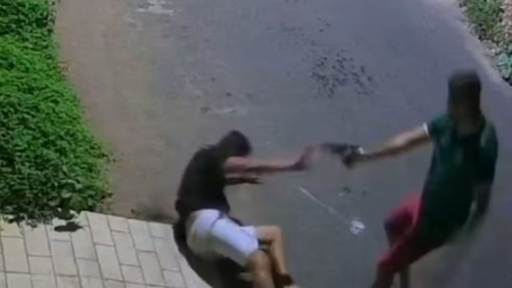 Homem é morto a tiros próximo à Praça da Lagoa em Várzea Alegre