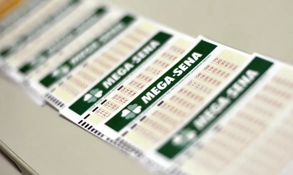 Mega-Sena pode pagar R$ 100 milhões neste domingo (2)