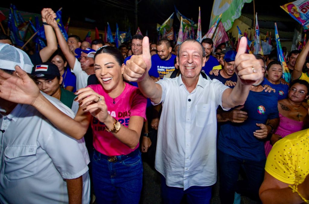 Omar Aziz inicia campanha em Parintins com ato político e aliados