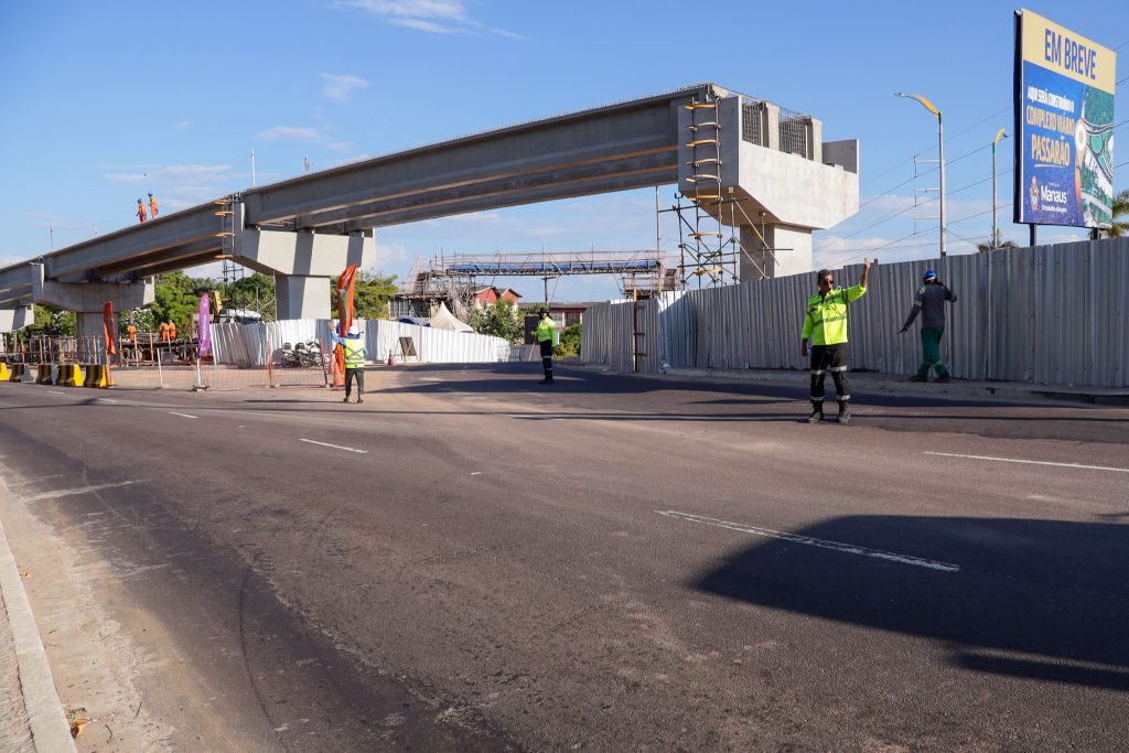 Instalação das vigas do Complexo Viário Passarão é concluída em Manaus