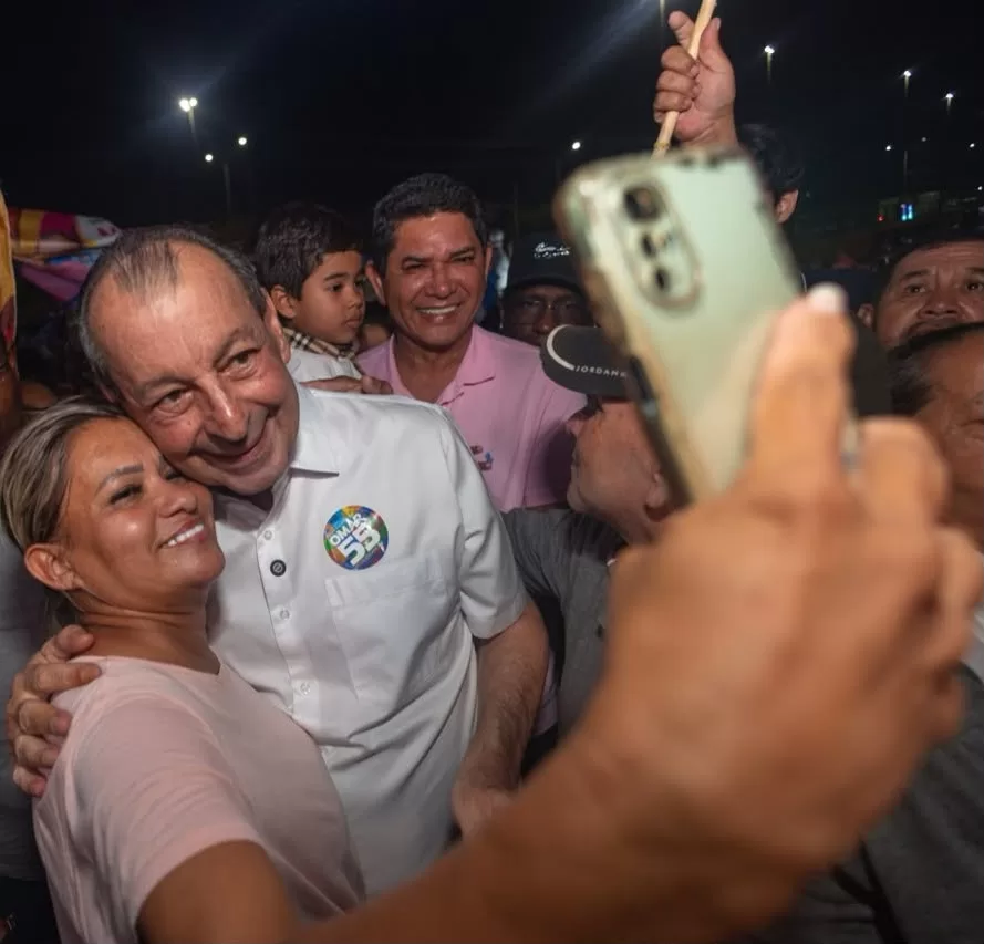 Omar Aziz propõe construção de 40 mil casas com foco em mulheres