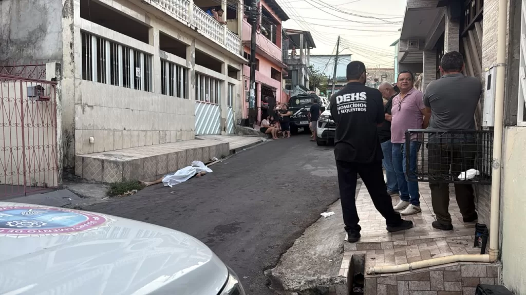Suspeito morre após invasão e luta corporal em residência na zona sul de Manaus