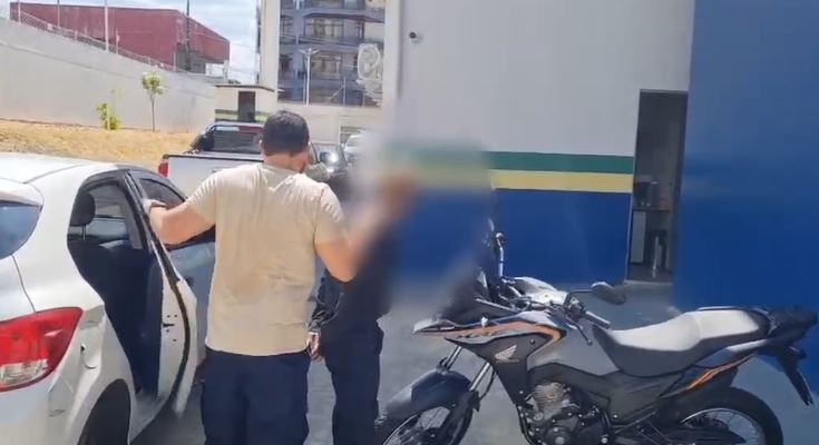 Homem é preso suspeito de agenciar adolescente para quitar dívida em Manaus