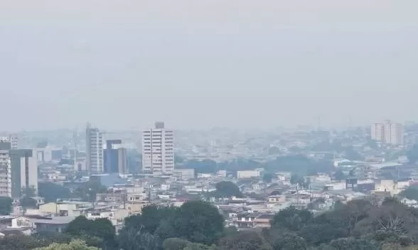 Manaus amanhece com fumaça e qualidade do ar entre moderada e ruim