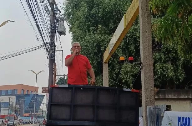 Gilberto Vasconcelos se une aos trabalhadores dos Correios em Manaus