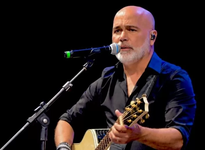 Cantor Rick, da dupla Rick e Renner, morre em queda de helicóptero em Santa Catarina
