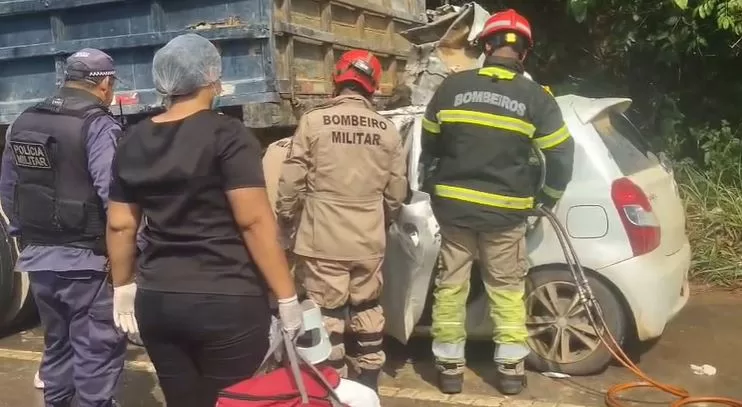 Motorista fica preso às ferragens após colisão na AM-070 em Iranduba na manhã de segunda