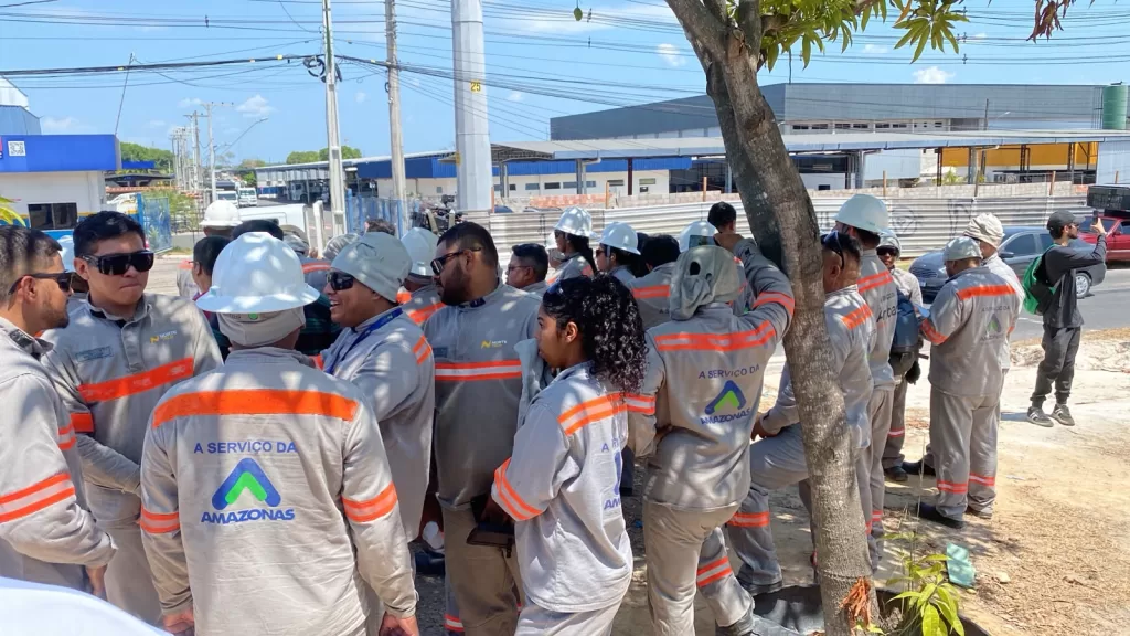 Eletricistas da Norte Tech paralisam atividades por reajuste salarial em Manaus
