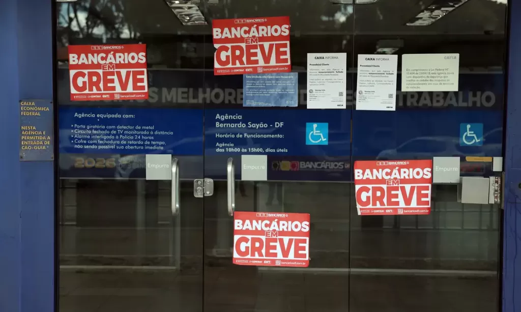 Empregados da Caixa mantêm greve após rejeitar proposta final do banco