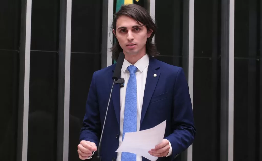 Deputado Amom Mandel cobra explicações sobre uso do Fundo Amazônia