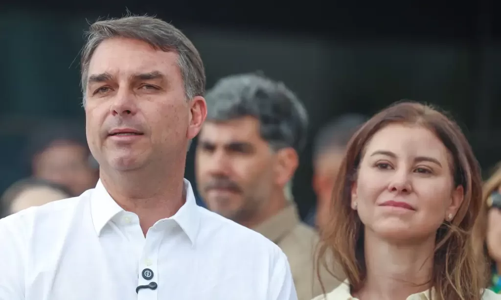 Flávio Bolsonaro votará a favor do fim da escala 61 considerando vontade dos trabalhadores